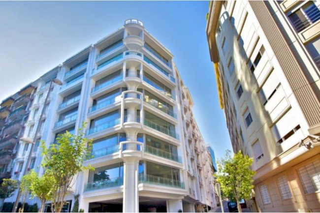 Мачка Сьютс - Вишнезаде